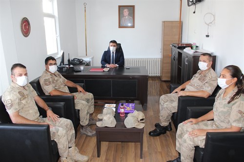 Kaymakamımız Sayın Suat HATAM İlçe Jandarma Komutanlığı  ve İlçe Emniyet Amirliğimize ziyarette bulundu.